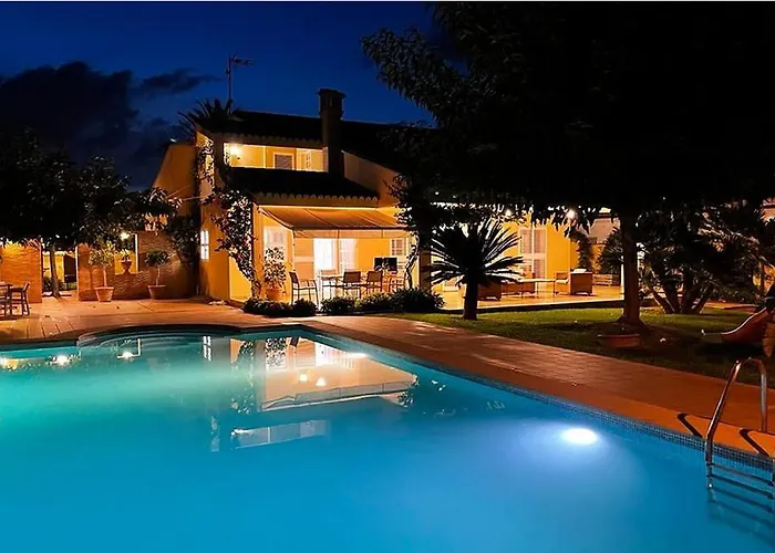 Villa junto al mar con piscina