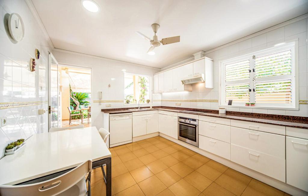 Villa Junto Al Mar Con Piscina *